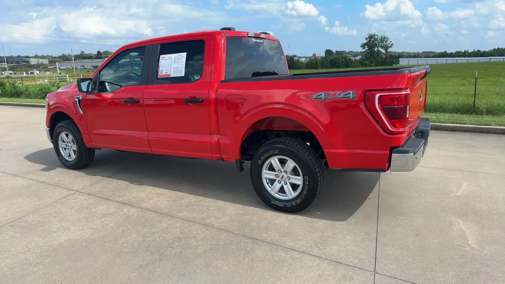 Used 2022 Red Ford XLT image 7