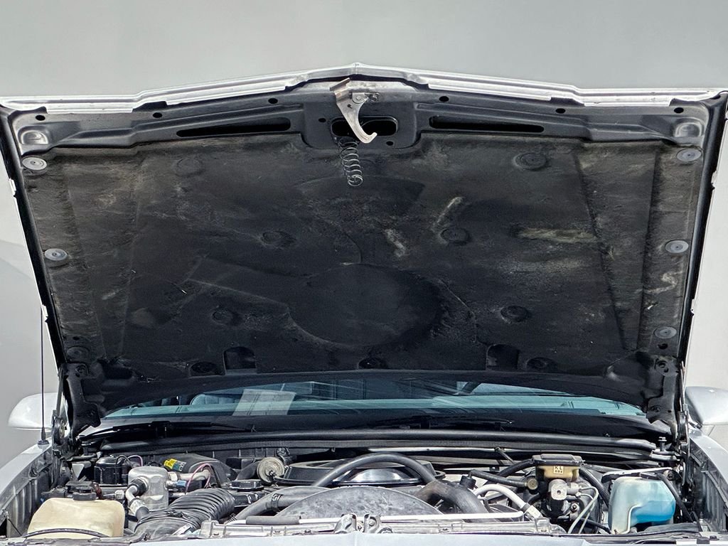 Used 1987 Gray Chevrolet  image 27