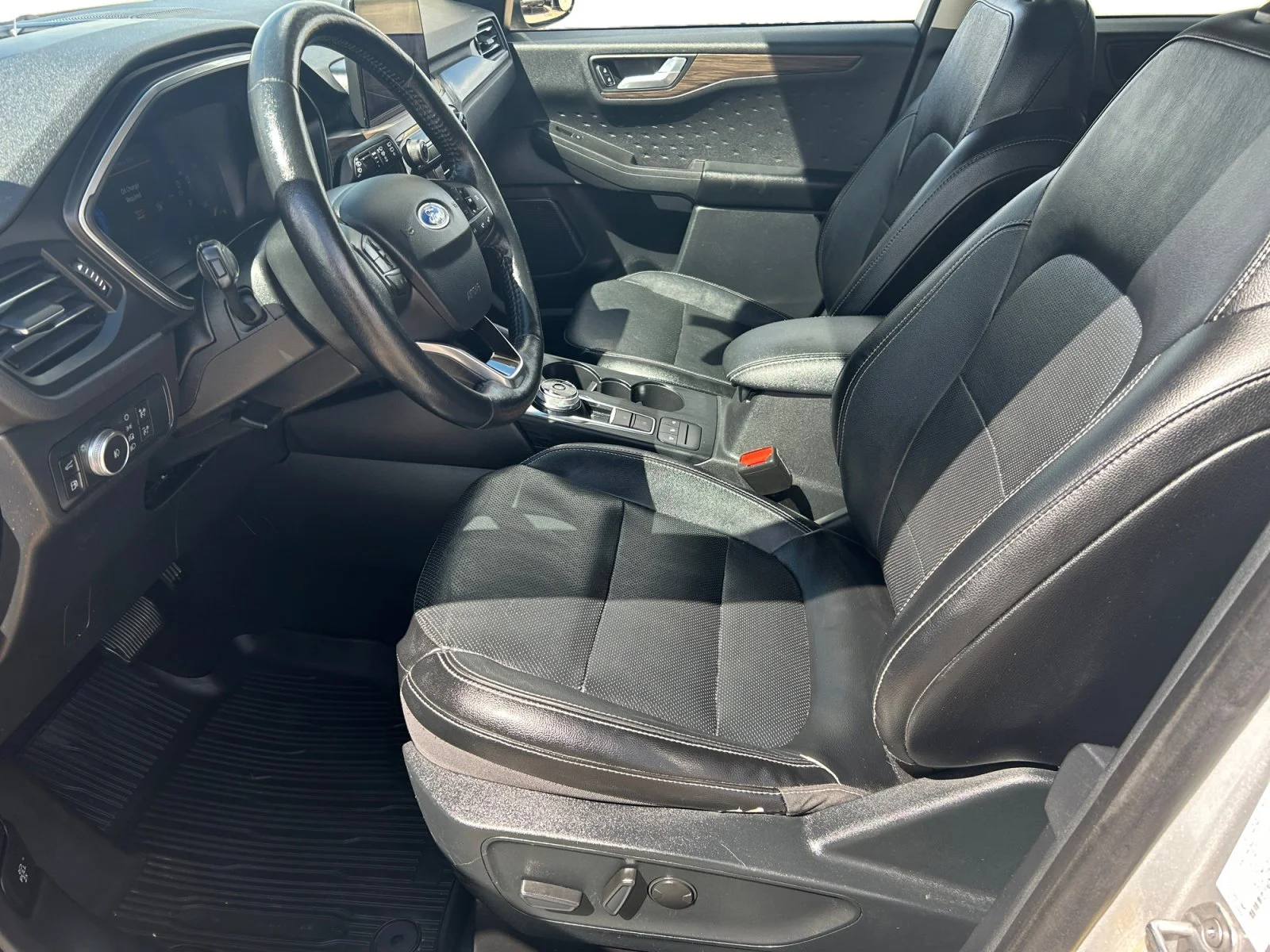 Used 2020 SILVER Ford TITANIUM HYBRID AWD image 14