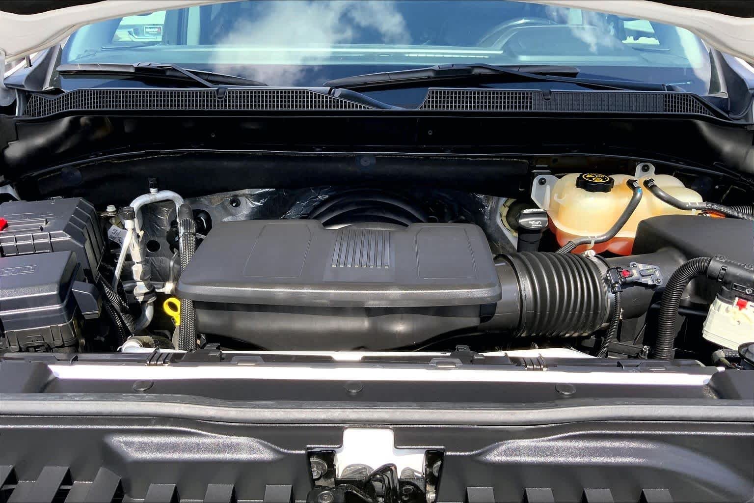 Used 2022 Summit White Chevrolet RST image 31