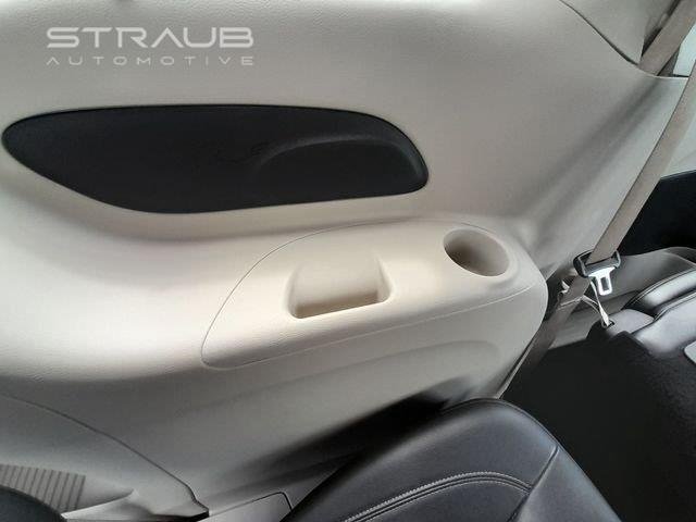 Used 2022 Brilliant Black Crystal Pearlcoat Chrysler Touring L image 44