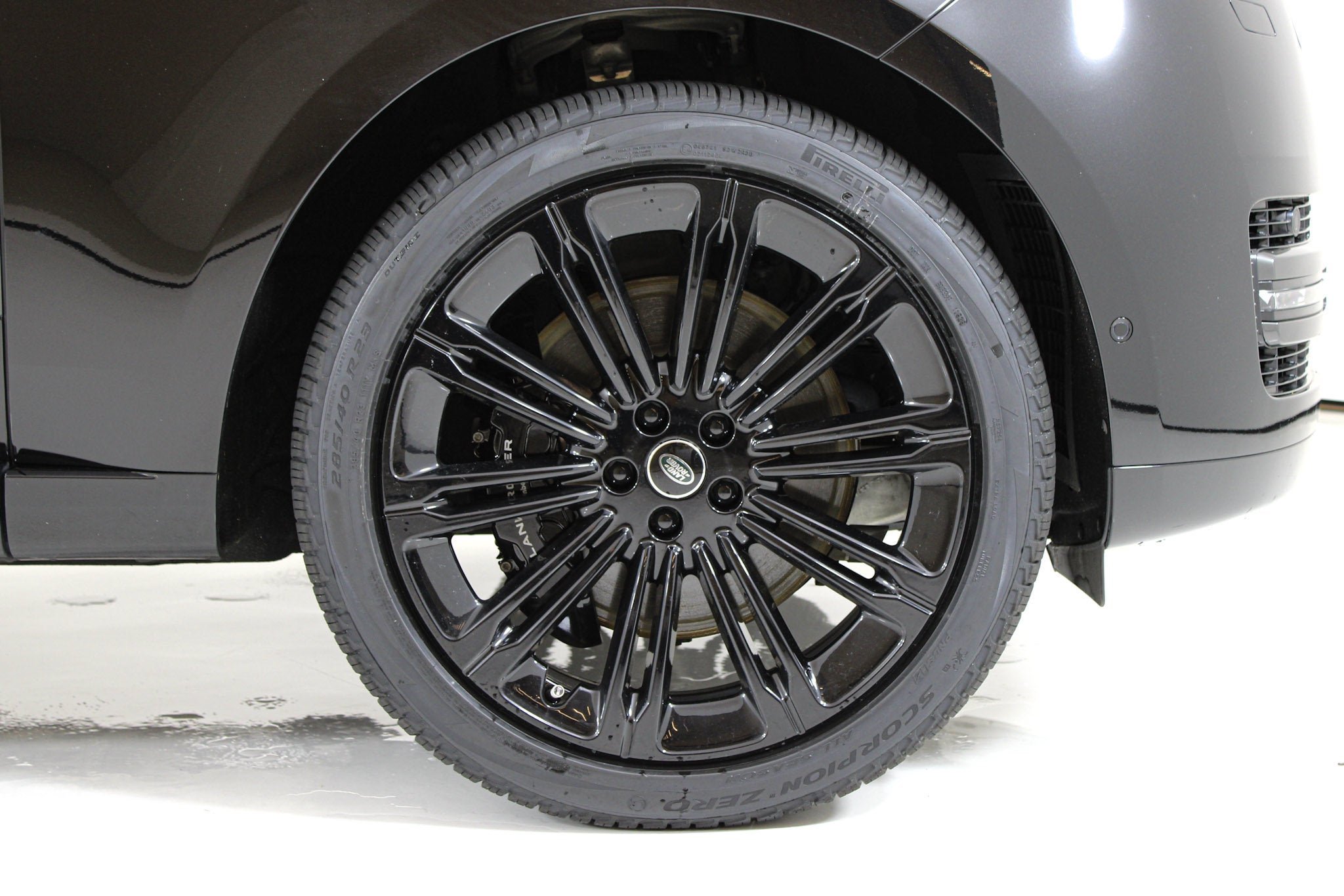 Used 2025 Black Land Rover Autobiography image 15