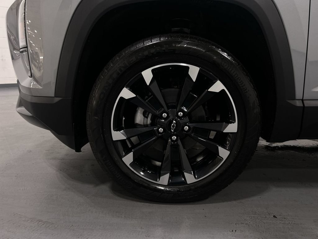 2027 Chevrolet Equinox RS - Photo 18