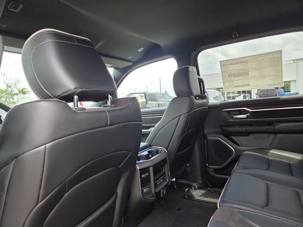 New 2026 Diamond Black Crystal Pearl-Coat Exterior Paint RAM Laramie image 10