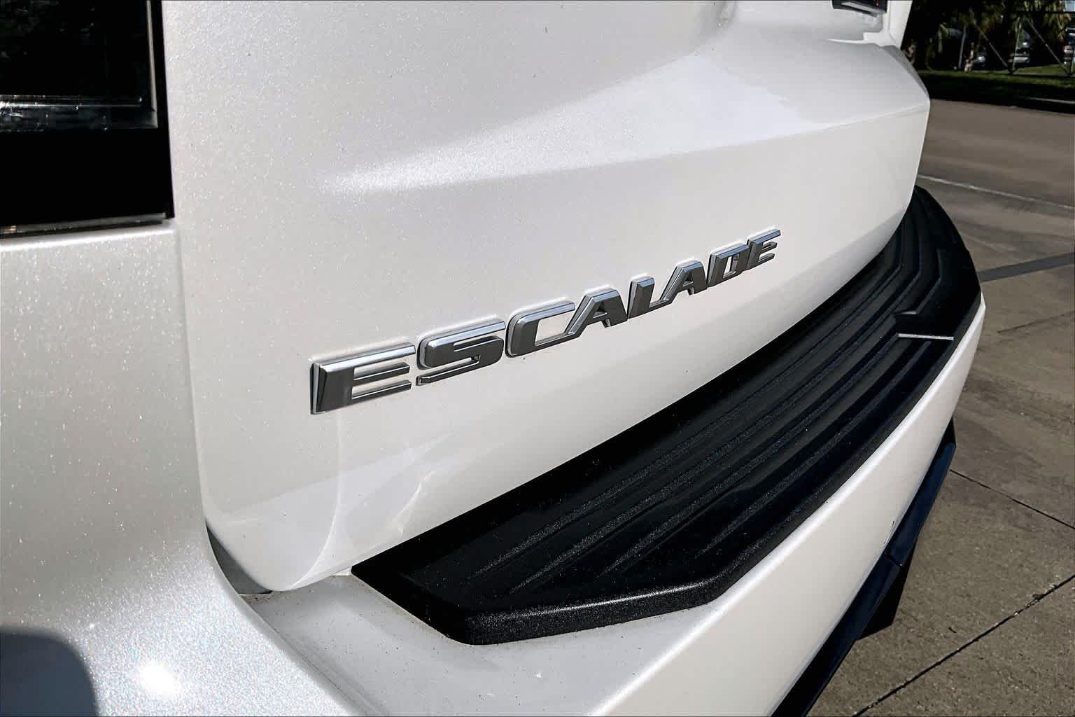 Used 2023 Crystal White Tricoat Cadillac RWD Premium Luxury image 31