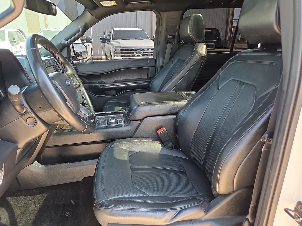 Used 2018 White Platinum Tri-Coat Metallic Ford Limited image 18