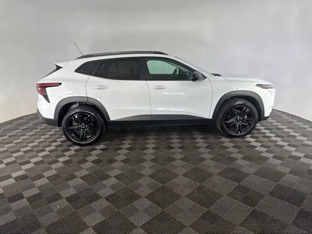 Used 2025 White Chevrolet ACTIV image 6