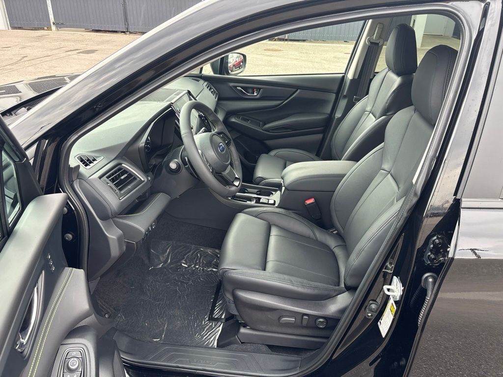 New 2027 CRYSTAL BLACK SILICA Subaru Onyx Edition Touring 7-Passenger image 9