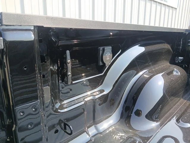 New 2026 Diamond Black Crystal Pearl-Coat Exterior Paint RAM Tradesman image 6