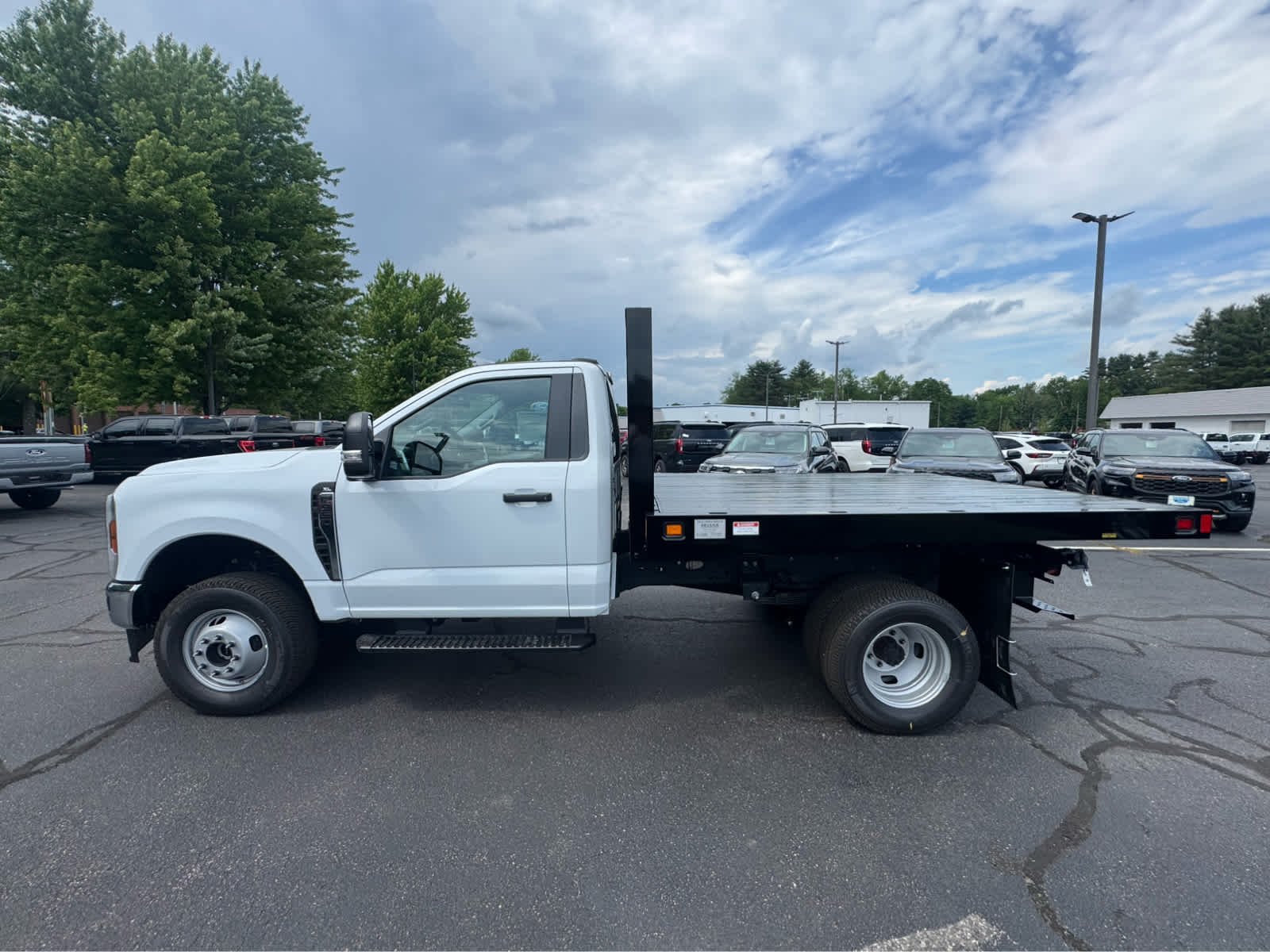 New 2026 Oxford White Ford XL image 2