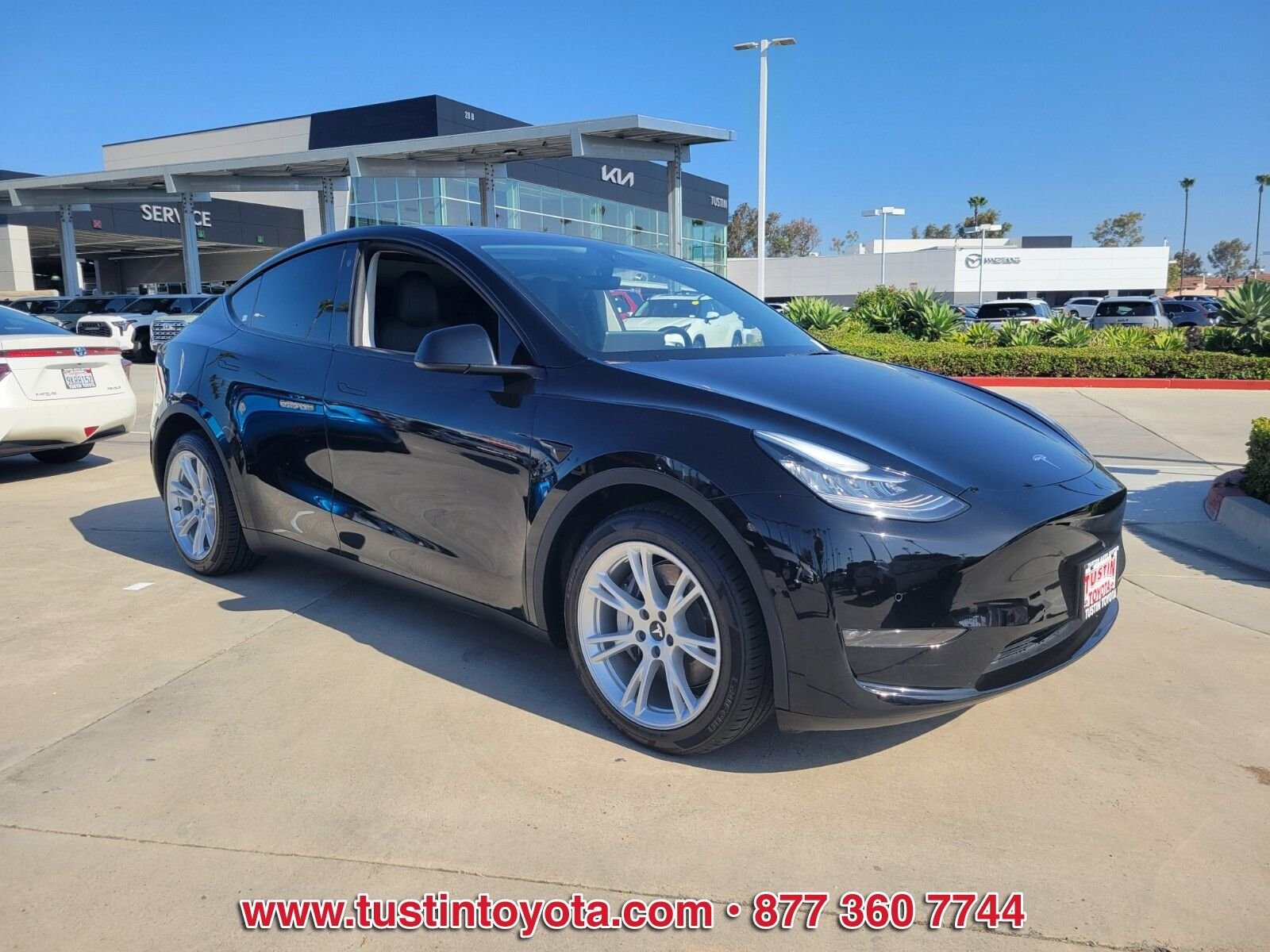 Used 2021 Tesla Model Y Long Range with VIN 5YJYGDEE9MF232386 for sale in Tustin, CA