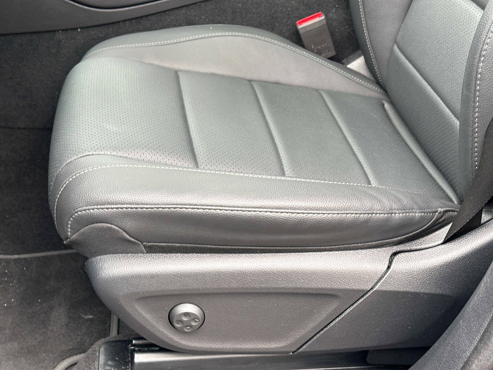 Certified Used 2025 Black Mercedes-Benz GLS 450 image 18