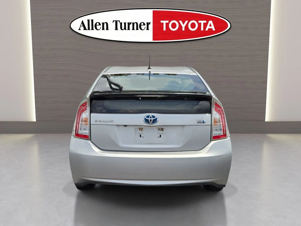 Used 2015 Silver Toyota Two image 7