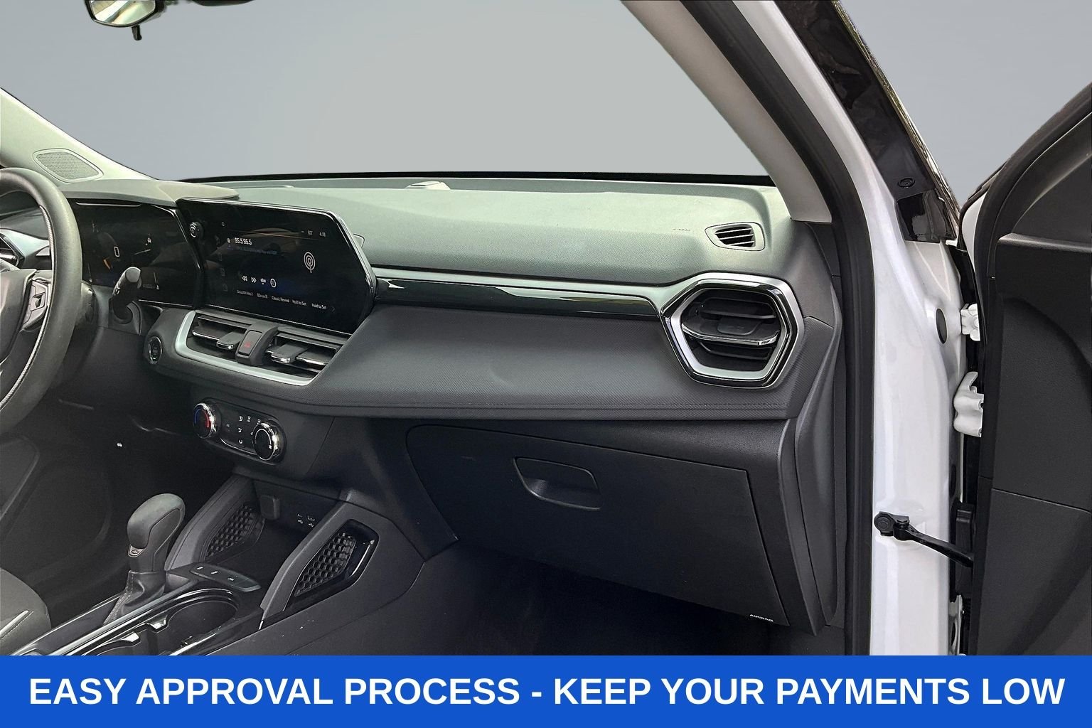 Used 2024 White Chevrolet LS image 33