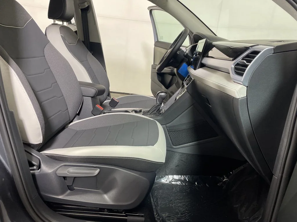 New 2026 Gray Volkswagen 1.5T SE image 22