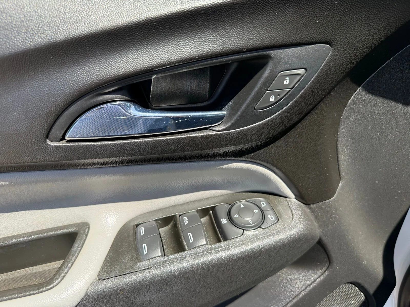 2021 Chevrolet Equinox LS - Photo 12