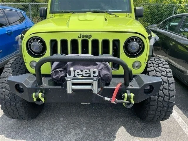 Used 2016 Green Jeep Unlimited Sahara image 9