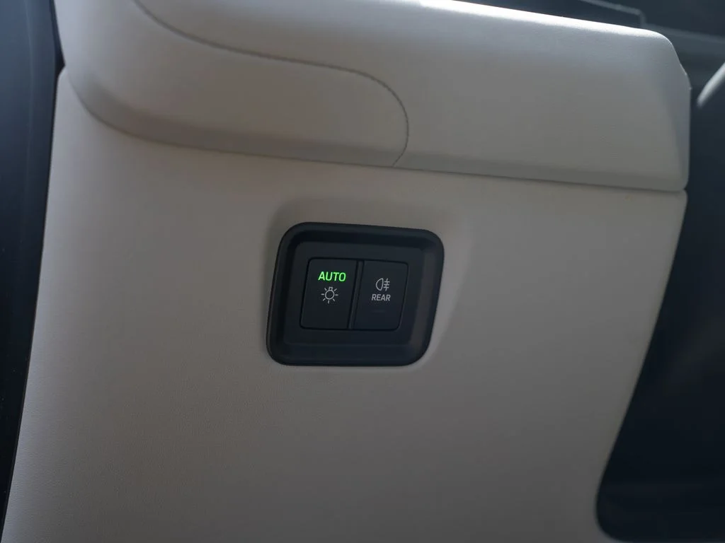 Used 2025 White Porsche Base image 30