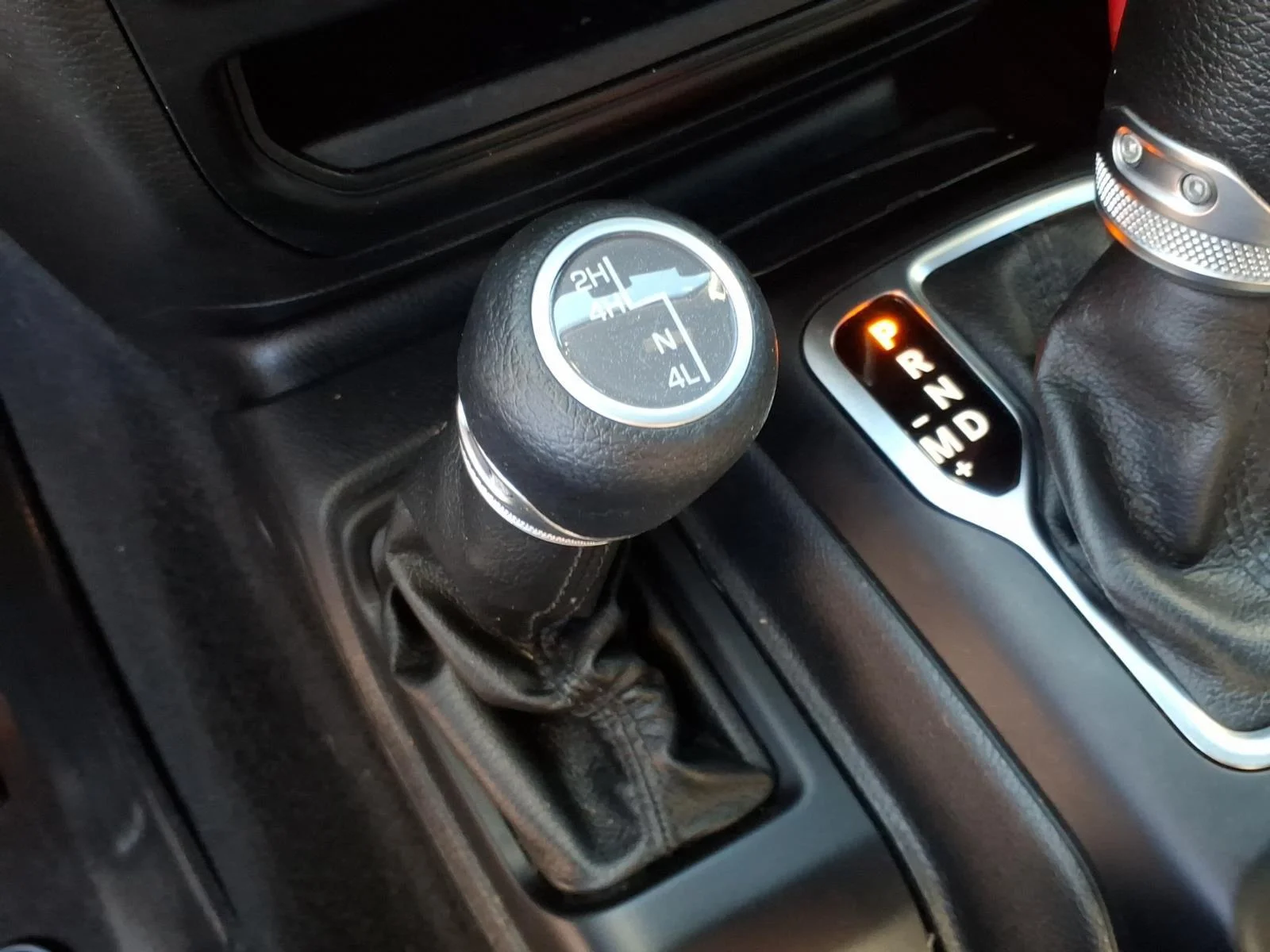 Used 2022 Bright White Clearcoat Jeep Sport S image 8
