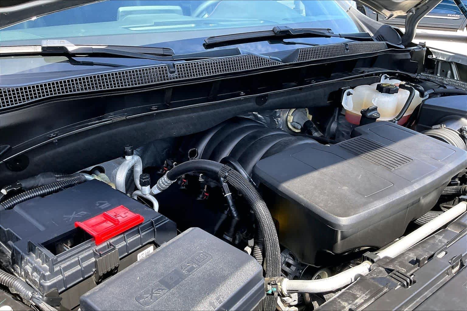 2024 Chevrolet Suburban RST - Photo 32
