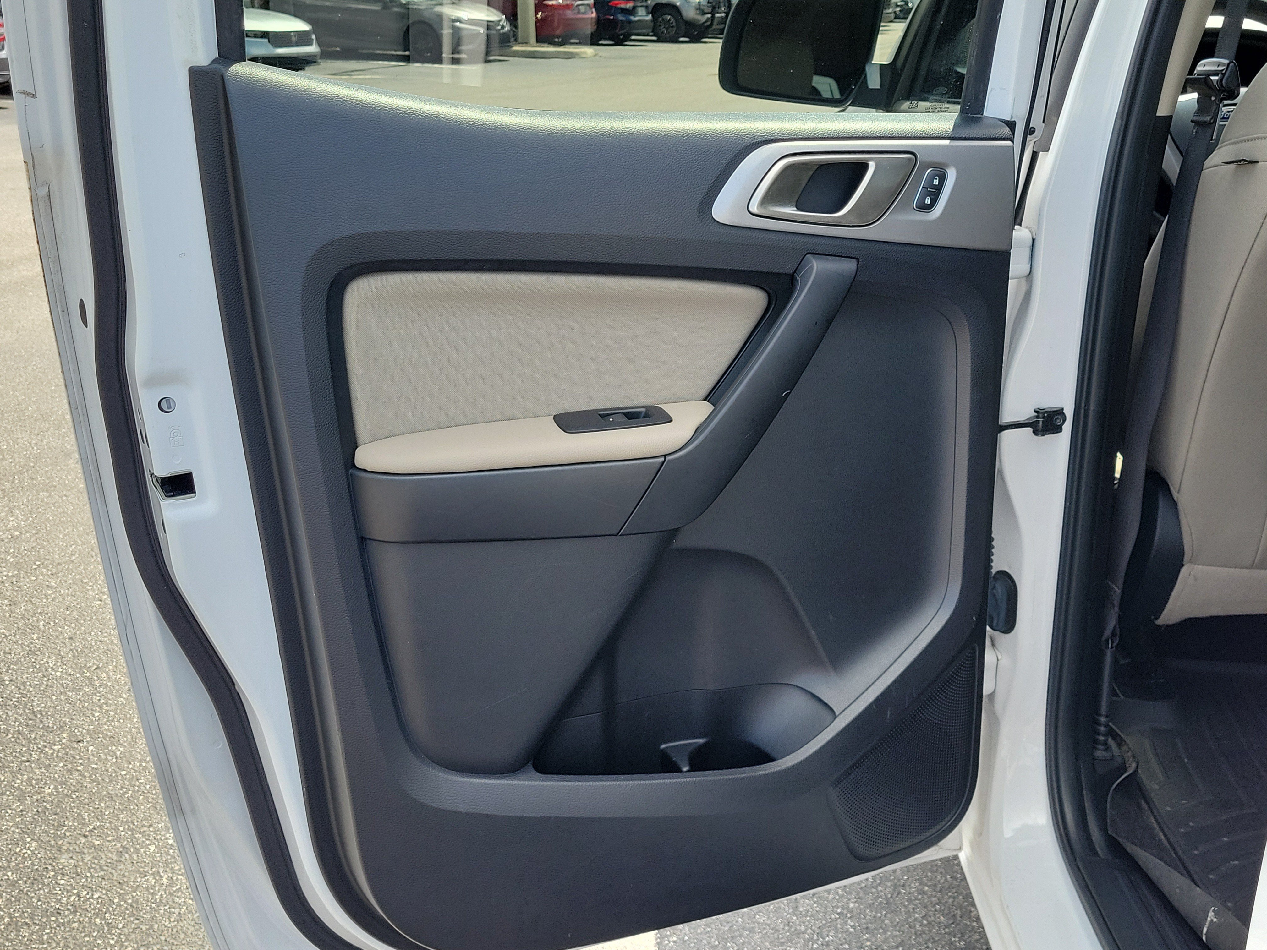 Used 2020 Oxford White Ford XLT image 11