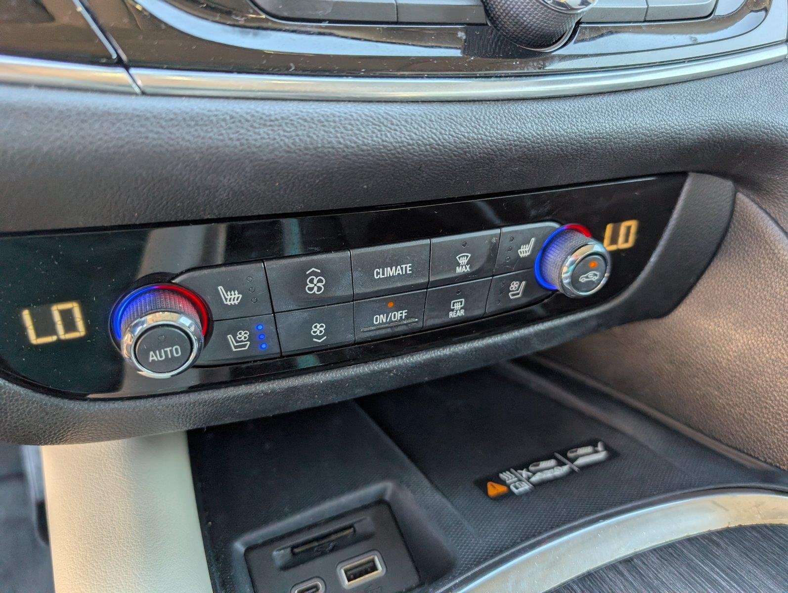 Used 2022 SAGE METALLIC Buick Avenir image 19