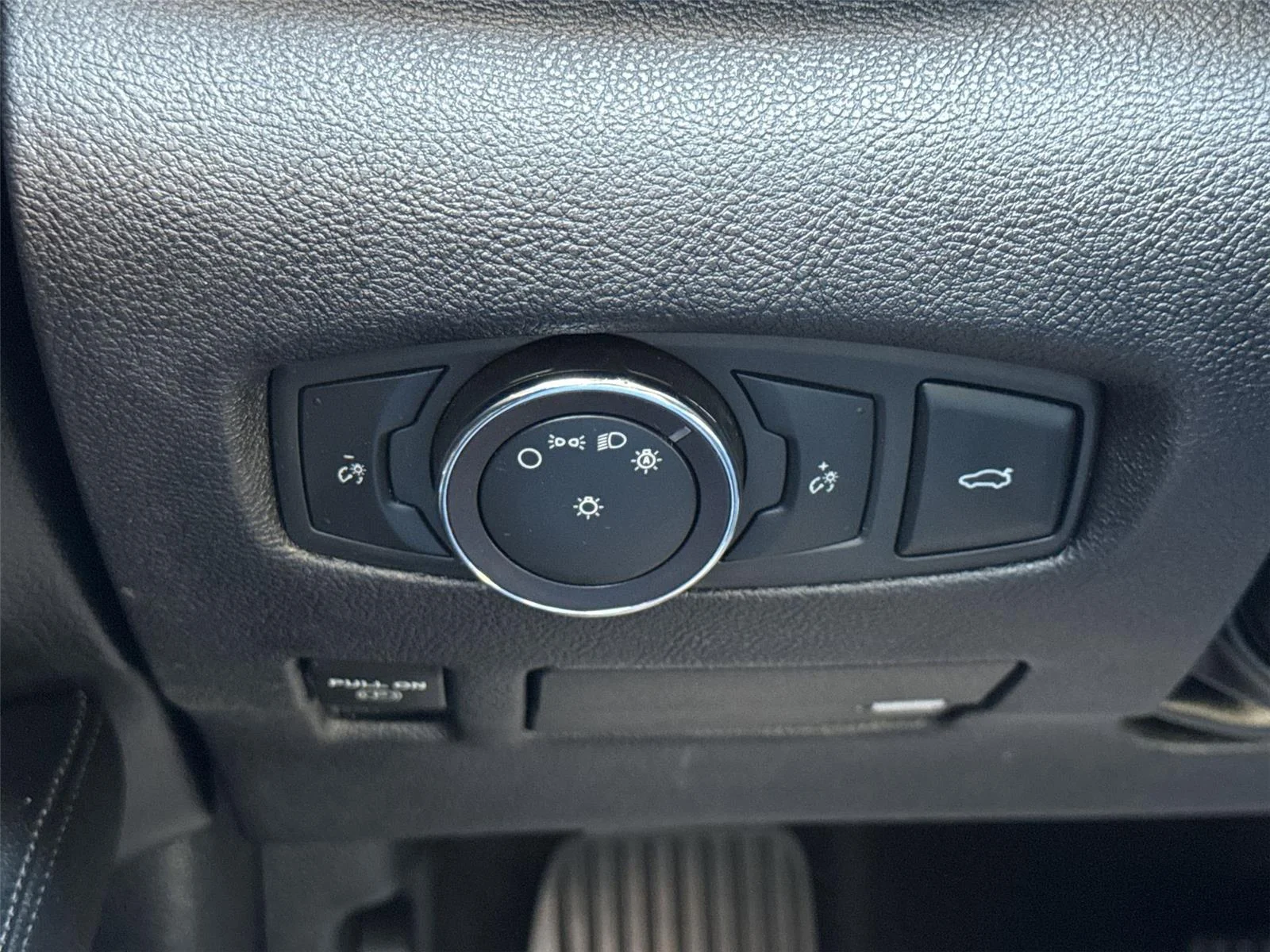 Used 2019 Infinite Black Metallic Lincoln Select image 32