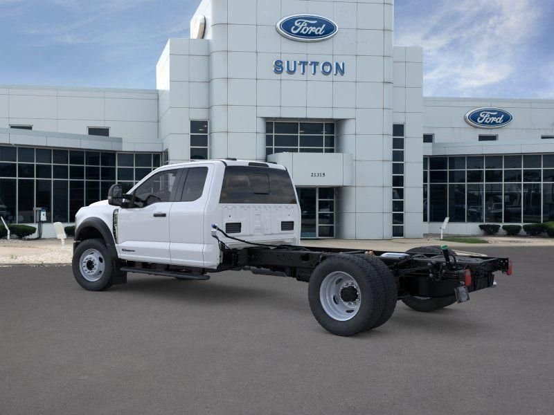 New 2025 Oxford White Ford F-550® XL image 4