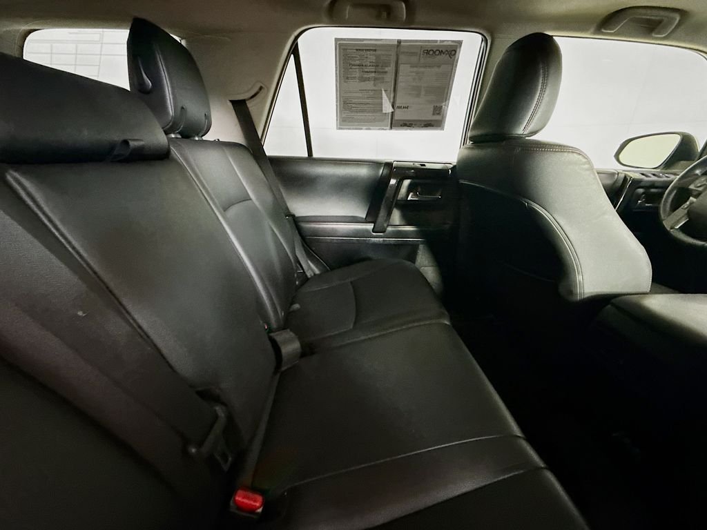 Used 2021 Classic Silver Metallic Toyota Venture image 25