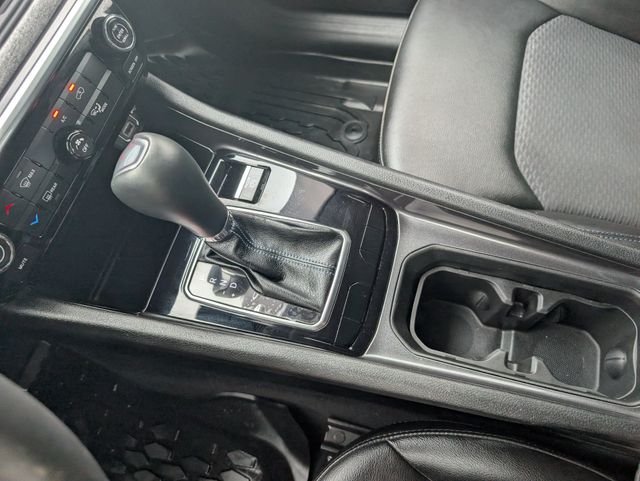 Used 2022 Blue Jeep Latitude image 18