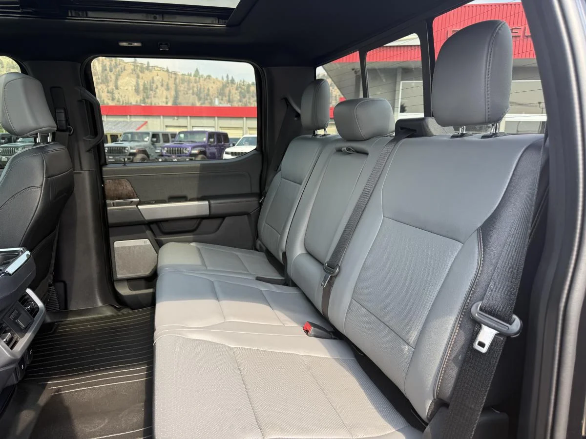 Used 2022 Black Ford Lariat image 17