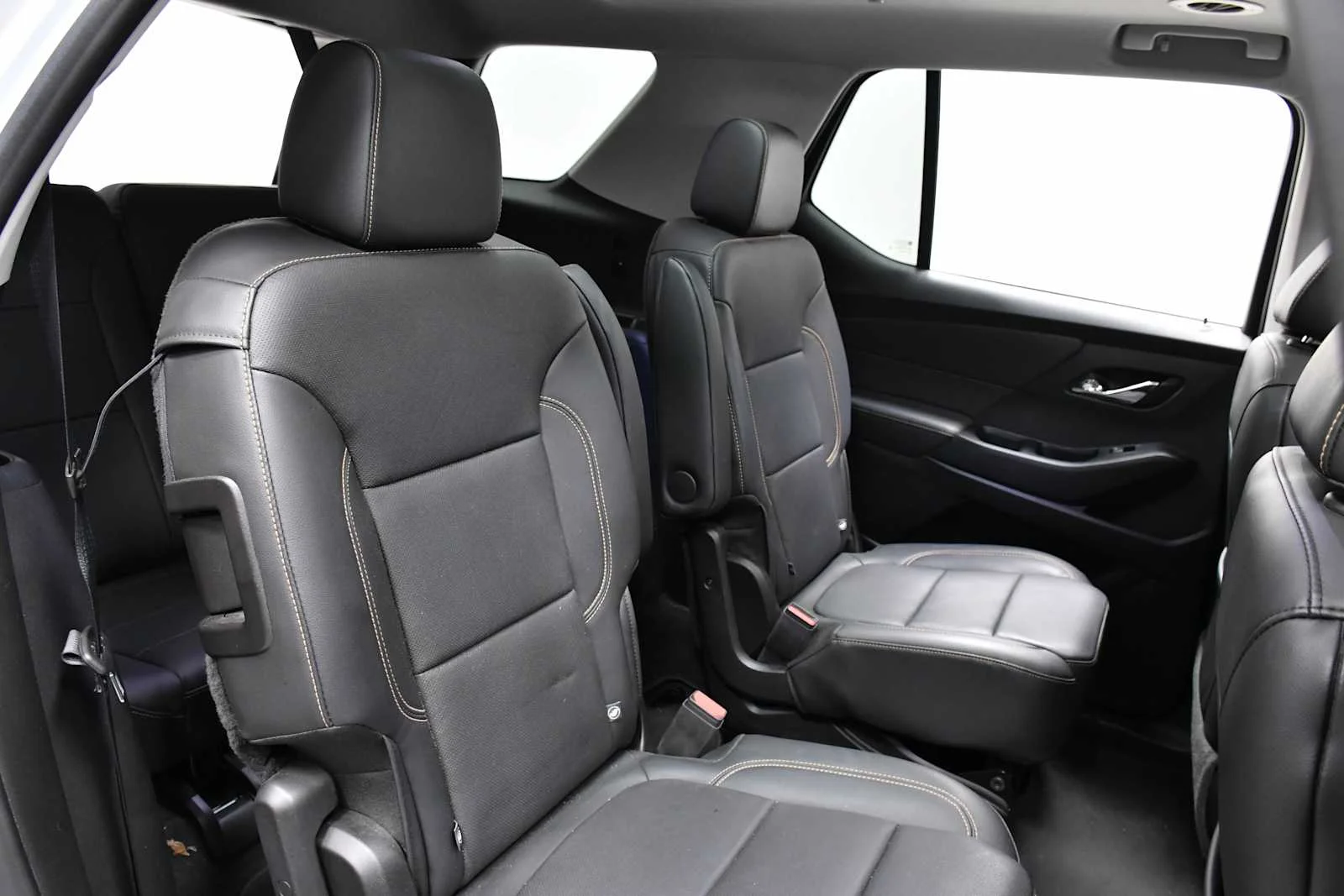 Used 2019 Iridescent Pearl Tricoat Chevrolet Premier image 22