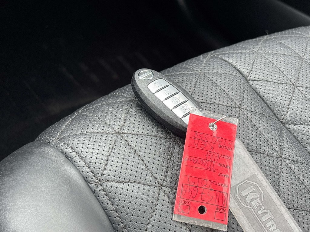 Used 2019 Red Nissan Platinum image 30