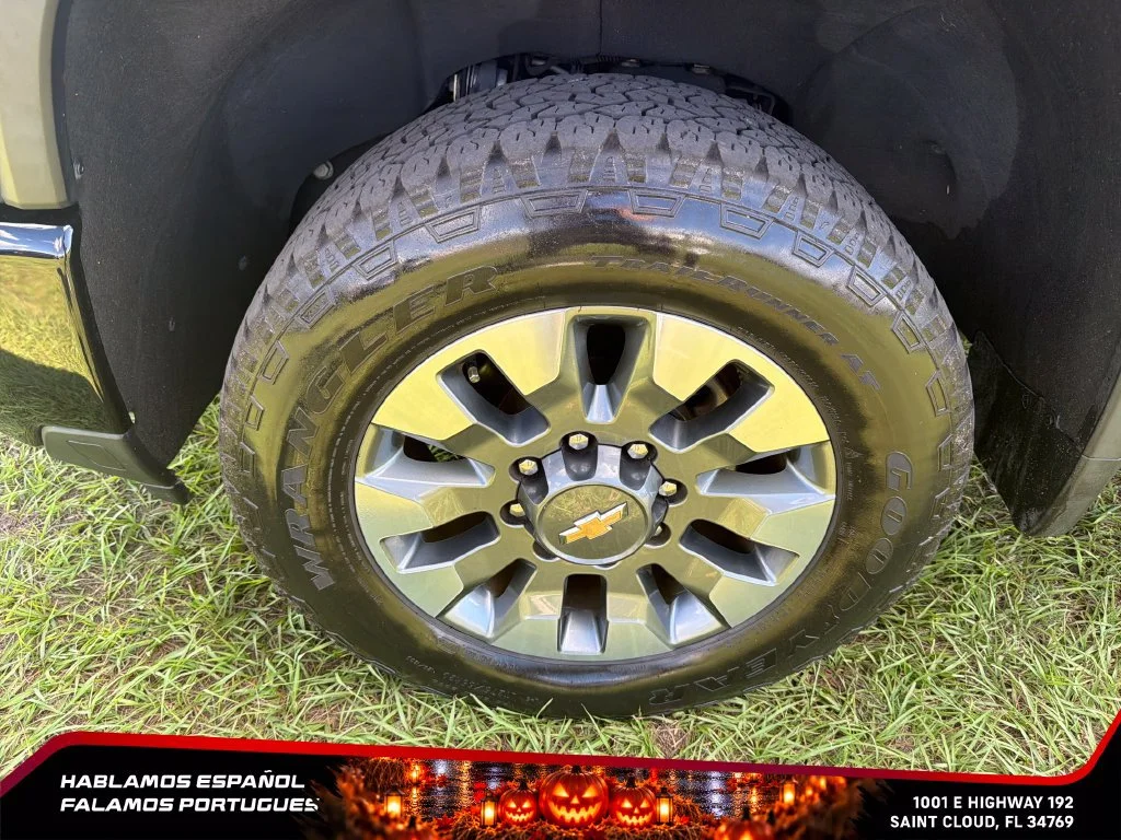 Used 2024 Black Chevrolet Custom image 10