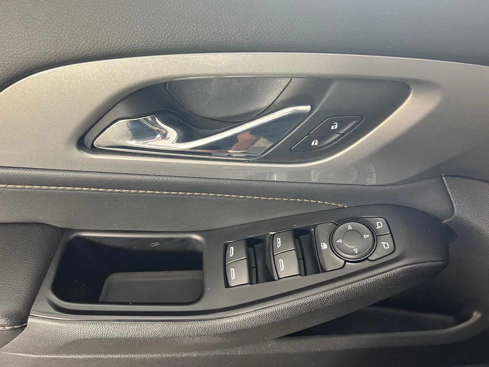 Used 2020 SATIN STEEL METALLIC Chevrolet RS image 7