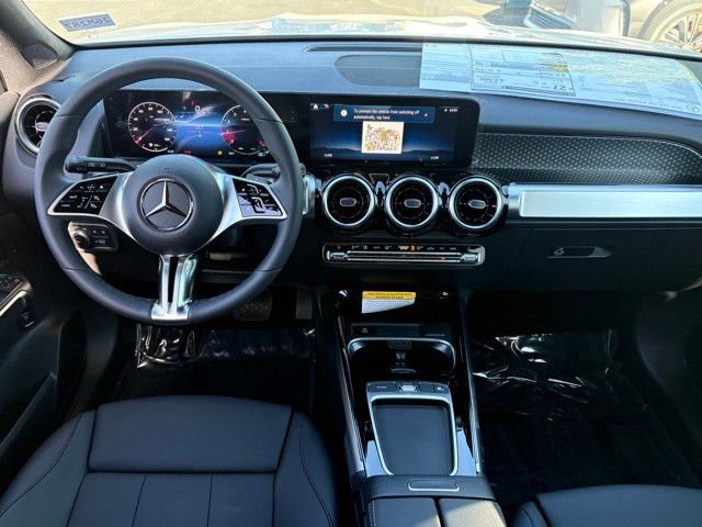 New 2026 Polar White Mercedes-Benz GLB 250 image 19