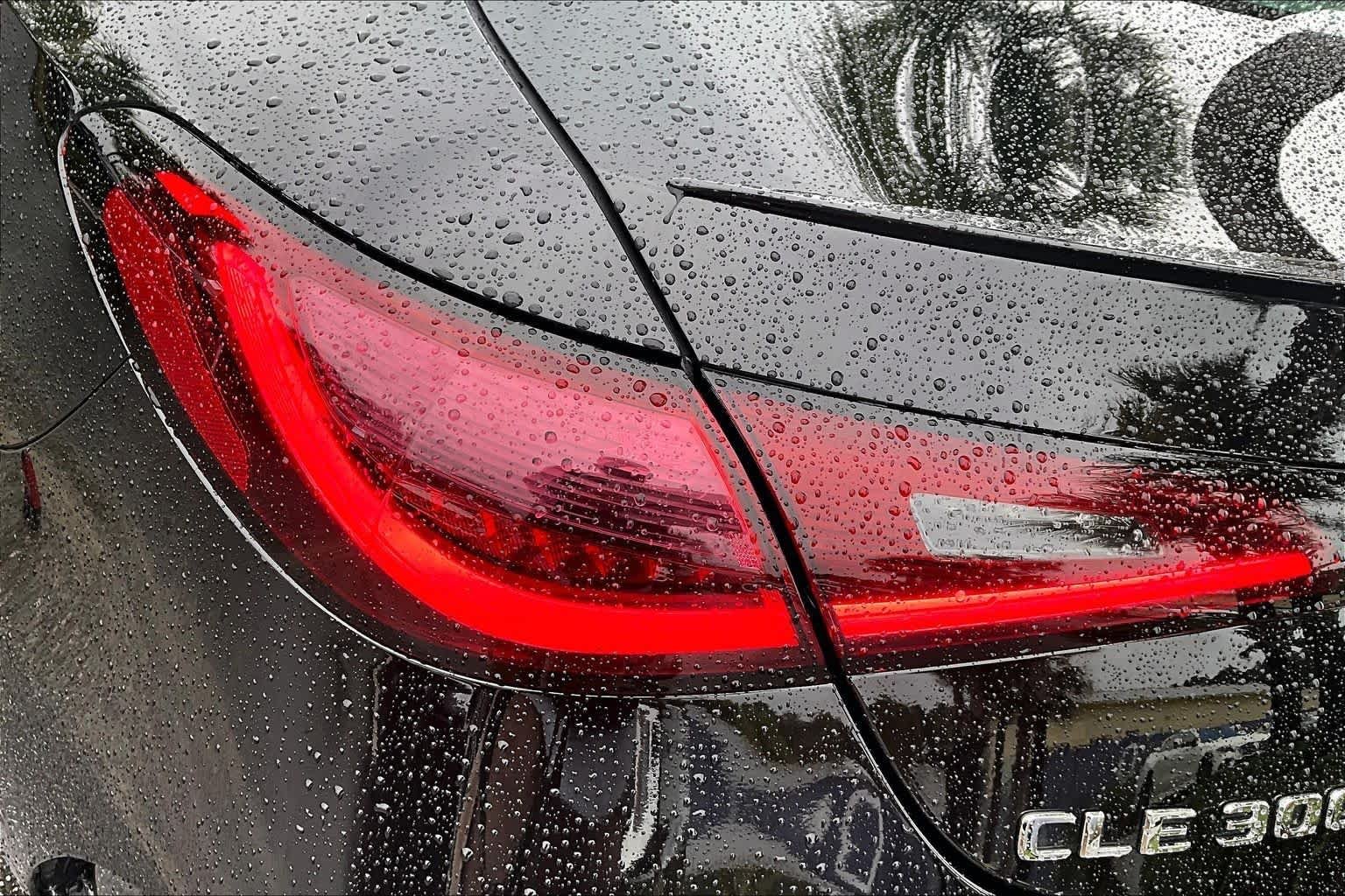 Used 2025 Obsidian Black Metallic Mercedes-Benz CLE 300 image 27