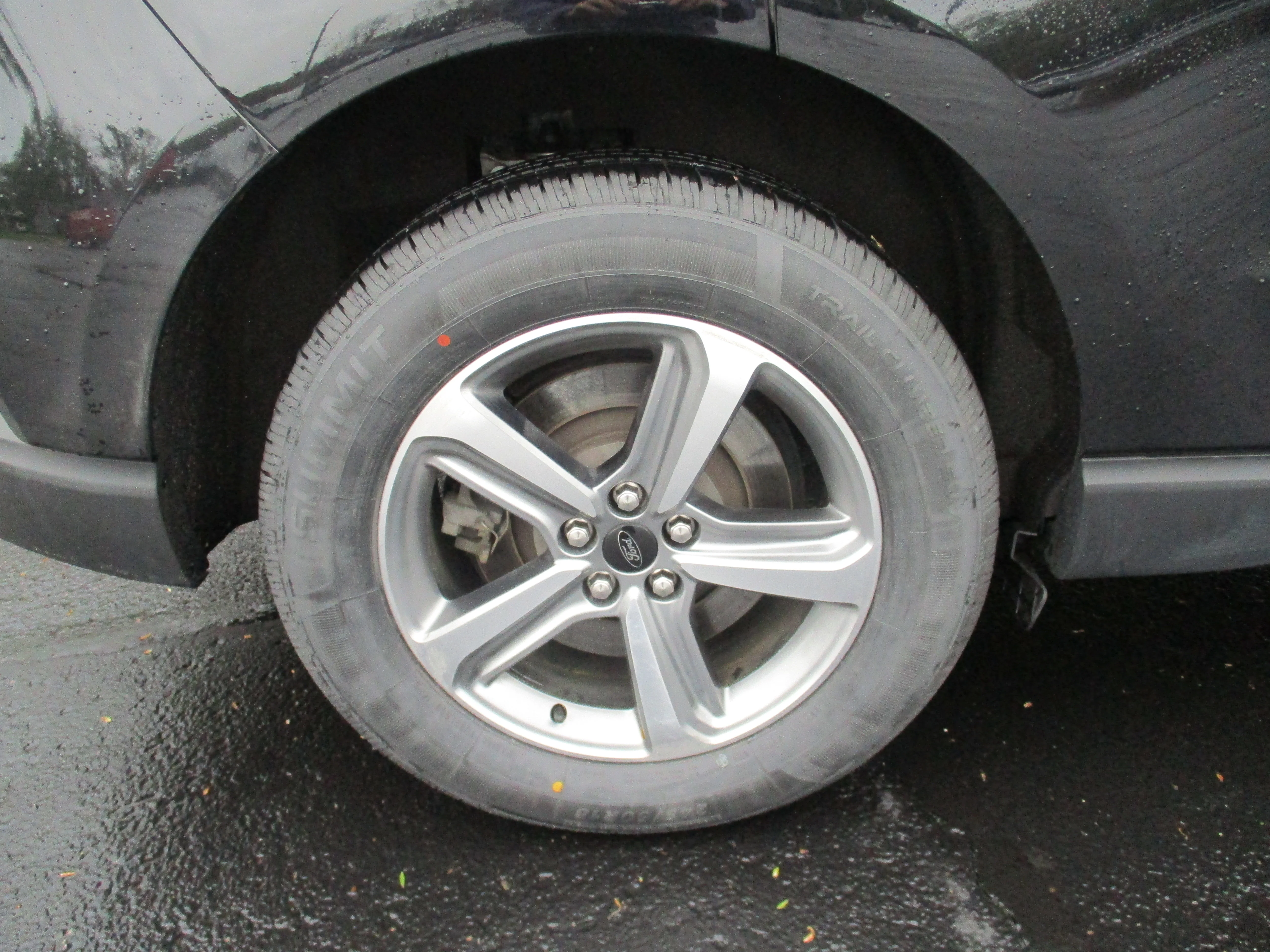 Used 2023 Agate Black Metallic Ford SEL image 50
