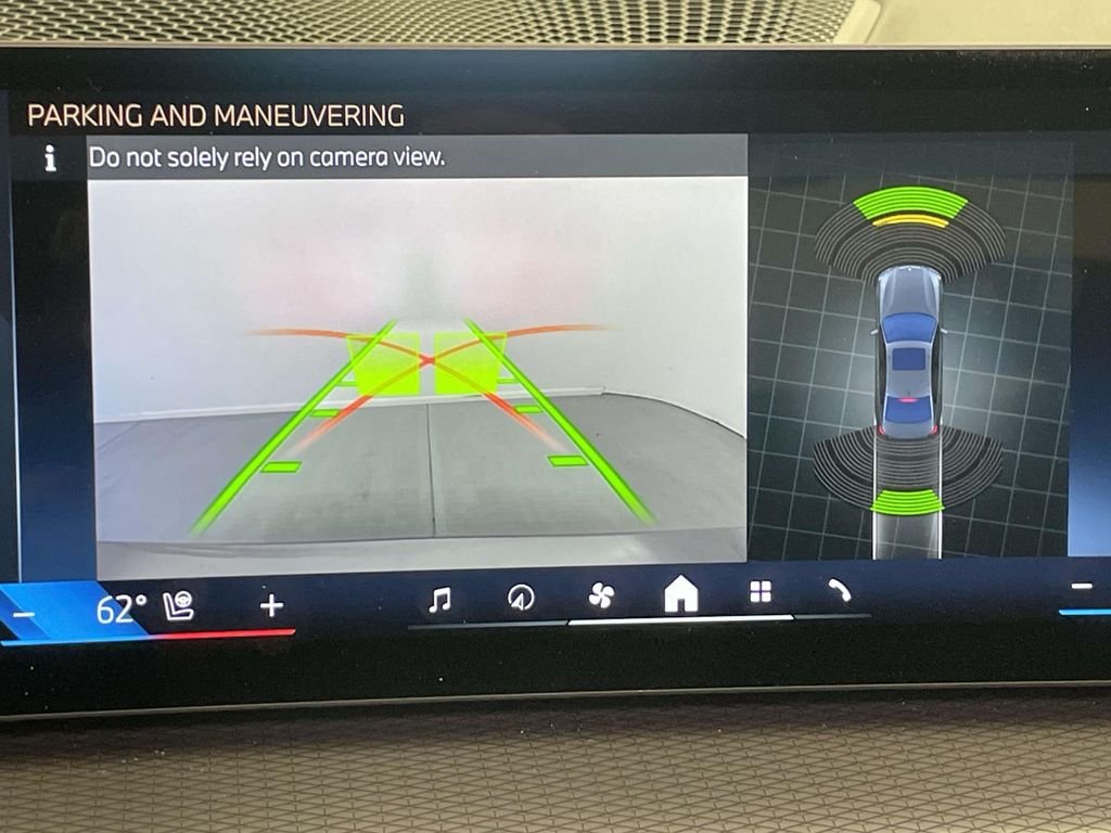 2025 BMW 3 Series 330i - Photo 26