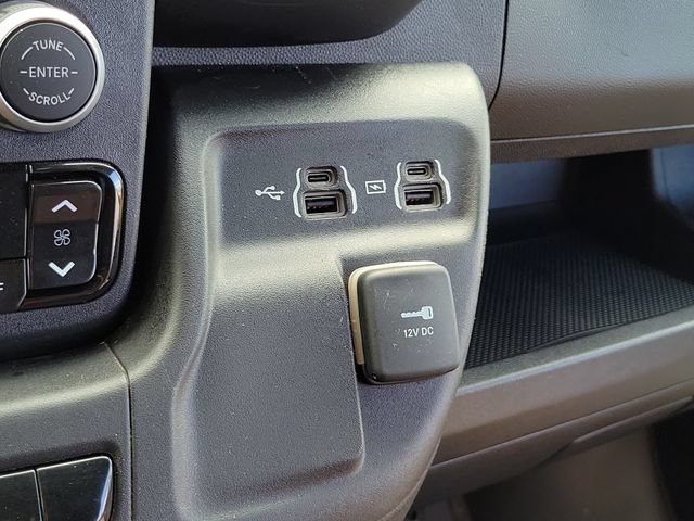 Used 2022 Blue Ram Low Roof image 27