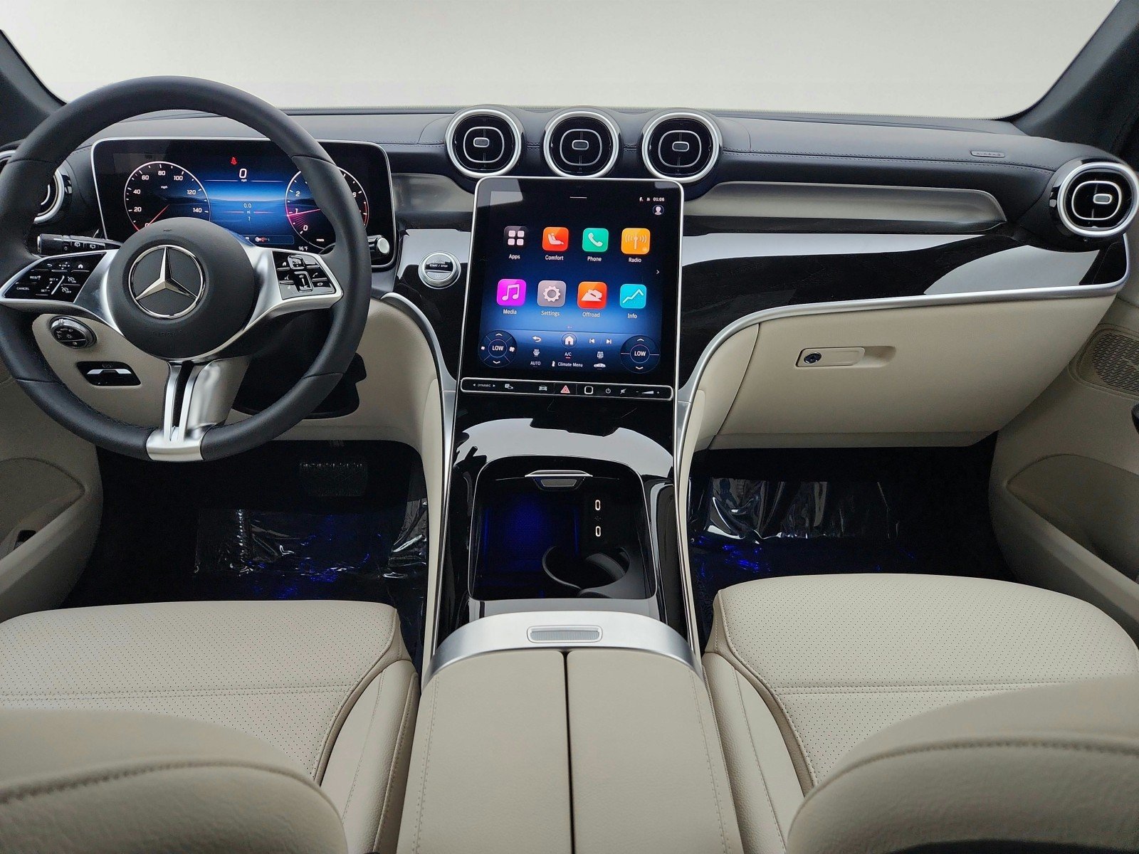 Certified Used 2025 Polar White Mercedes-Benz GLC 300 image 23