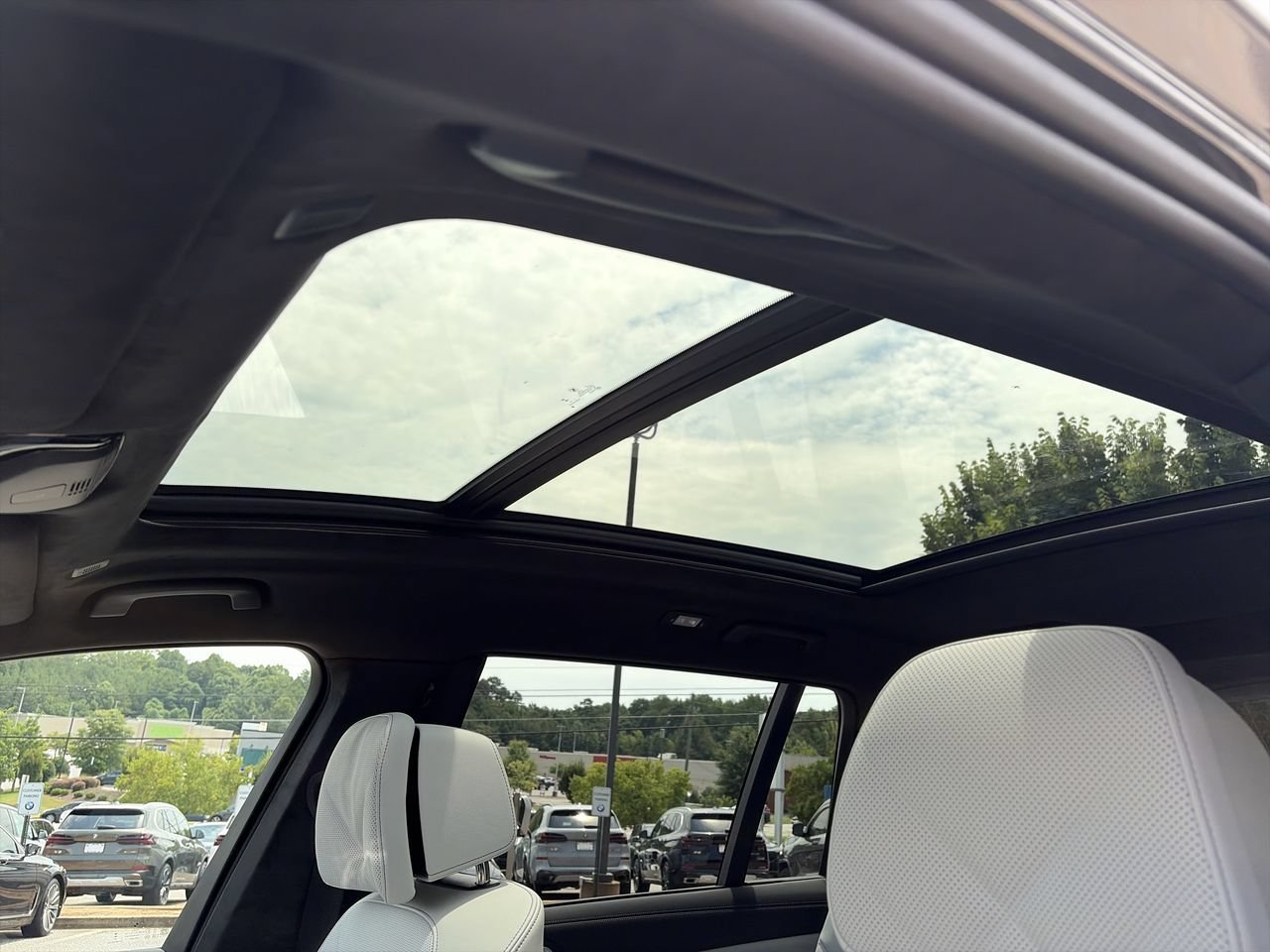New 2027 Dravit Grey Metallic BMW xDrive40i image 30
