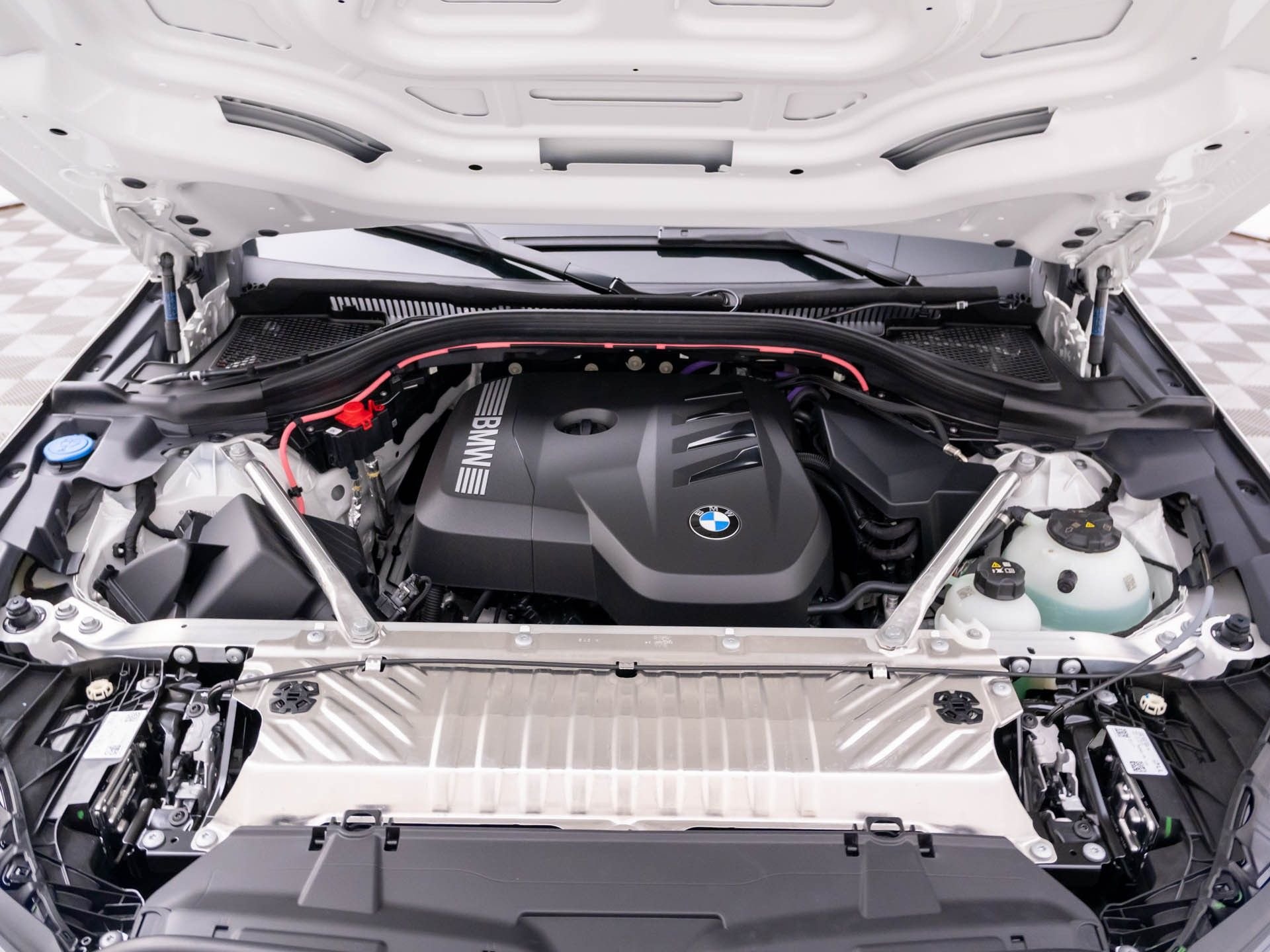 New 2026 Alpine White BMW 30 xDrive image 32