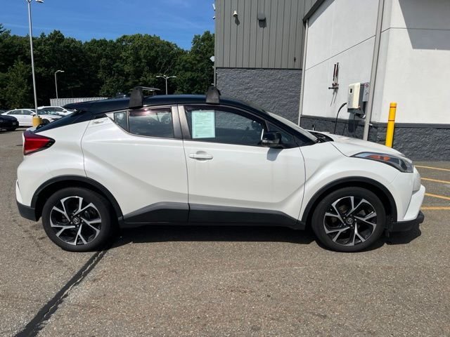 Used 2019 White Toyota XLE image 2