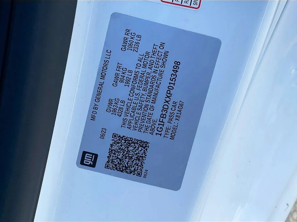Used 2023 White Chevrolet 1LT image 30