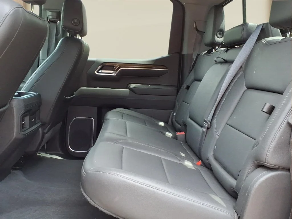 Used 2022 SAND DUNE METALLIC Chevrolet LT Trail Boss image 21