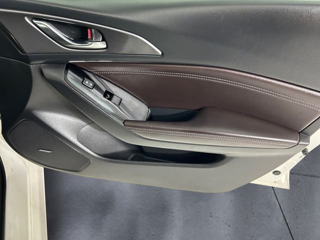 Used 2018 White Mazda Grand Touring image 15