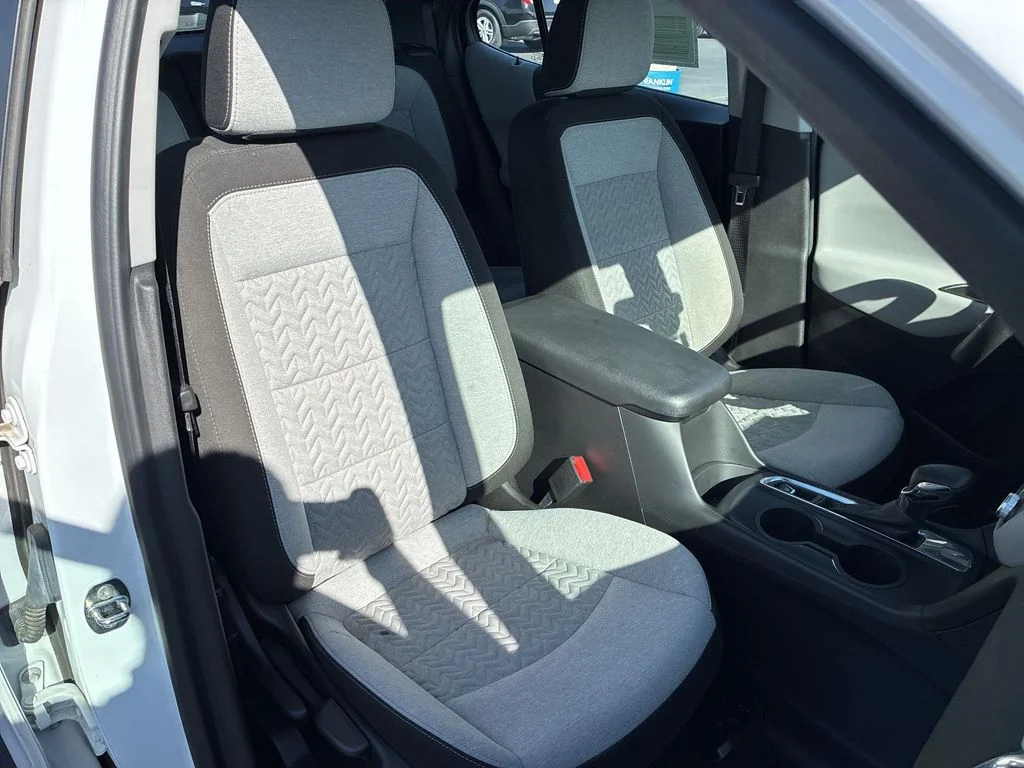 Used 2022 White Chevrolet LS image 21