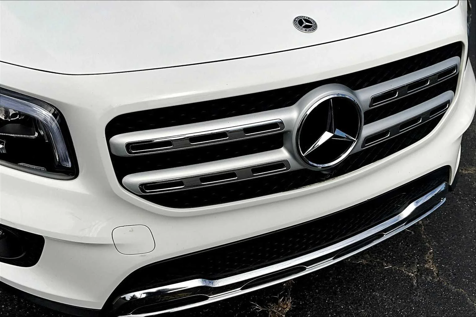 Used 2021 Polar White Mercedes-Benz GLB 250 image 29