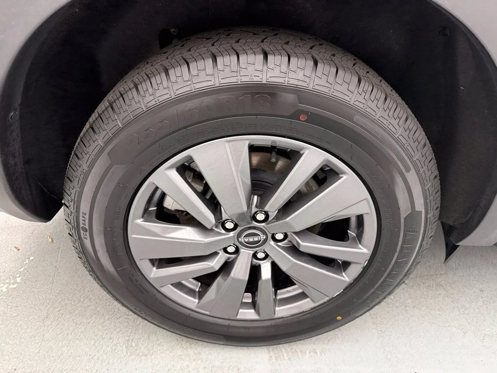 Used 2024 Gray Nissan SV image 12